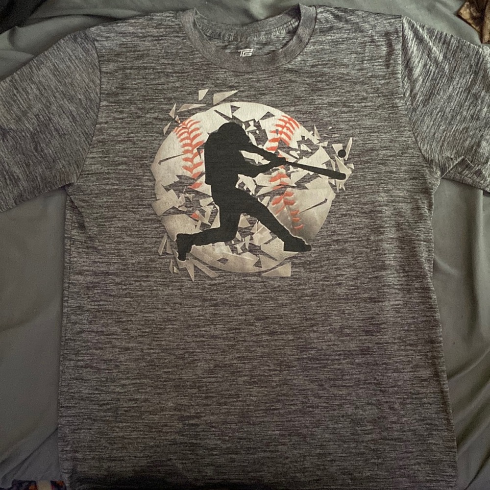 This is a Tek gear athletic T-shirt. Its a kids XL